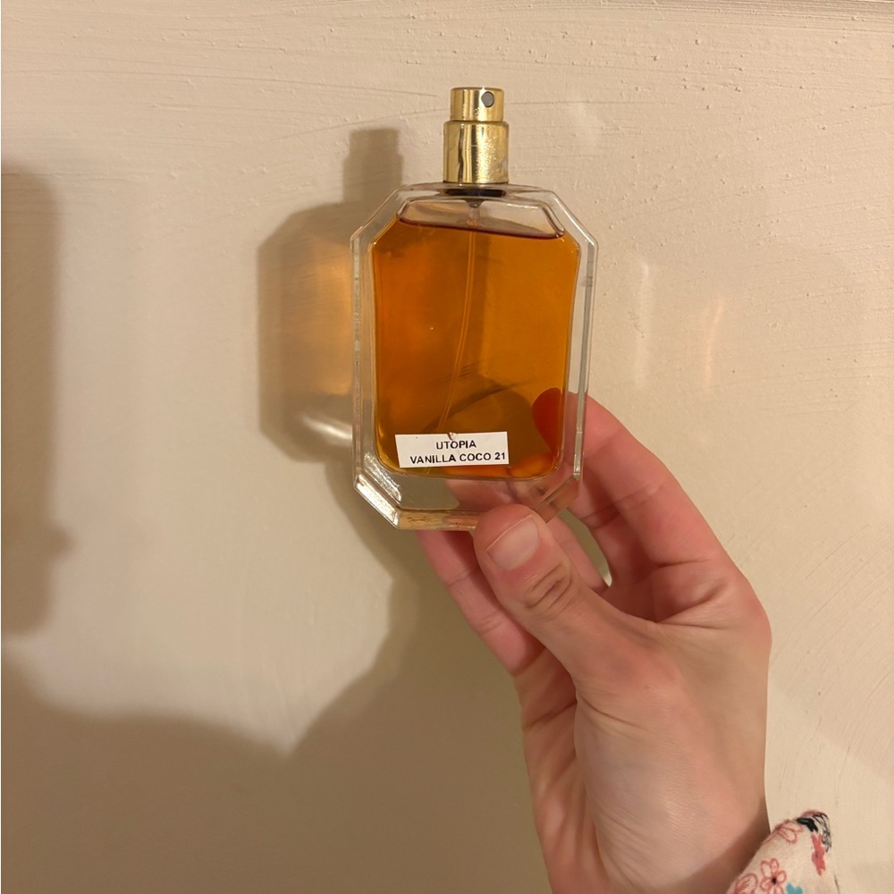 Kayali Utopia Vanilla Coco 21 1.7 oz TESTER + perfume bundle